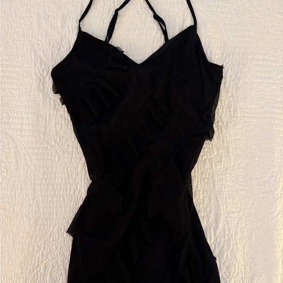 Elegant Black Sleeveless Dress - Picture 1 of 6